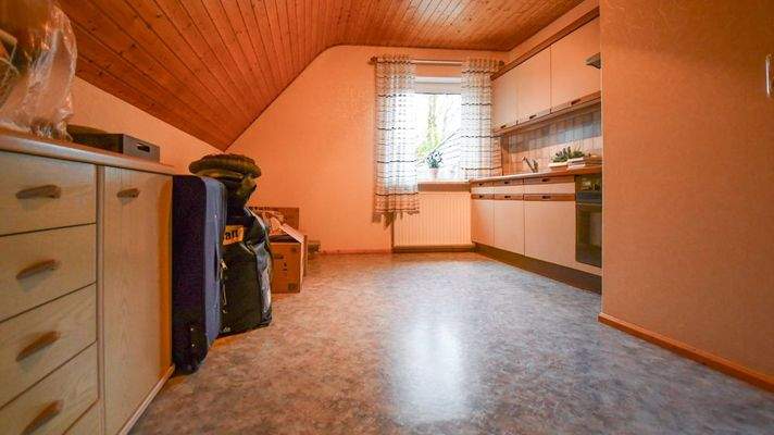 Zimmer mit Küchenanschluss im DG