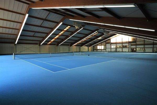 Tennishalle 