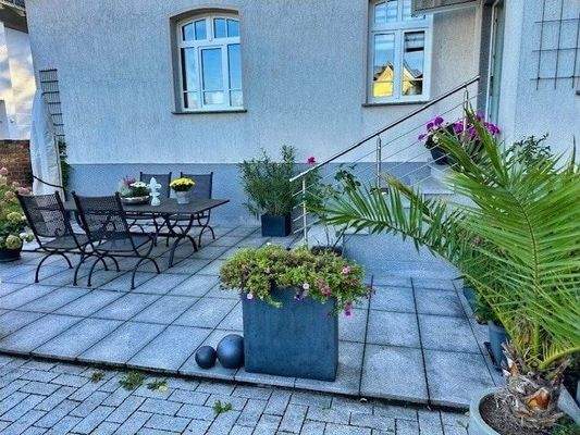 Terrasse mit Hintereingang