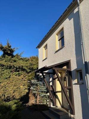 Hauseingang zur Straße.jpeg