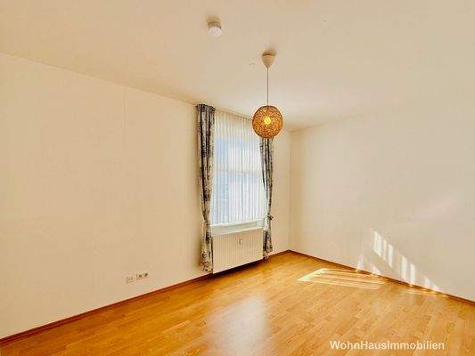 Das größere der beiden Schlafzimmer