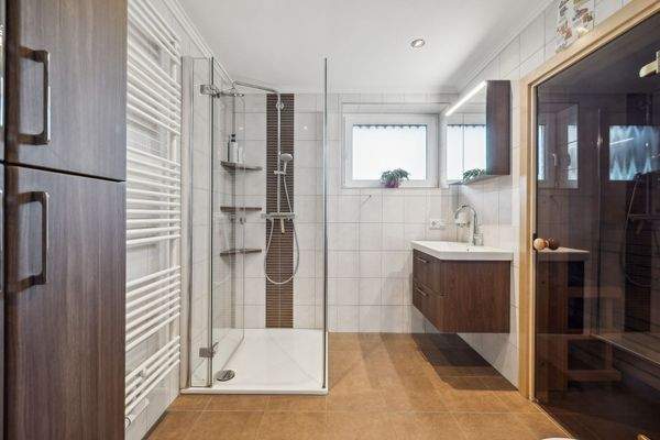 Wohlfühlbad mit Sauna