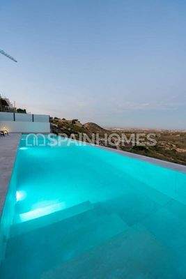 Deluxe Villas Surrounded by Pure Nature in Rojales, Costa Blanca