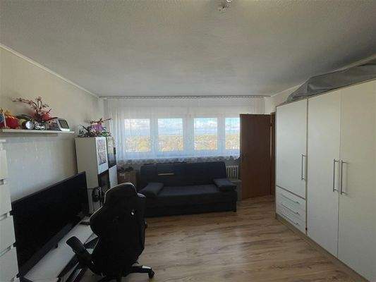 oben: Zimmer 1 (Weitwinkelaufnahme)