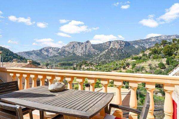 Bunyola- Stadthaus-Pool-Views (14)