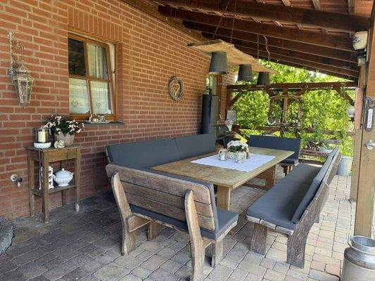 überdachte Nord-Westterrasse