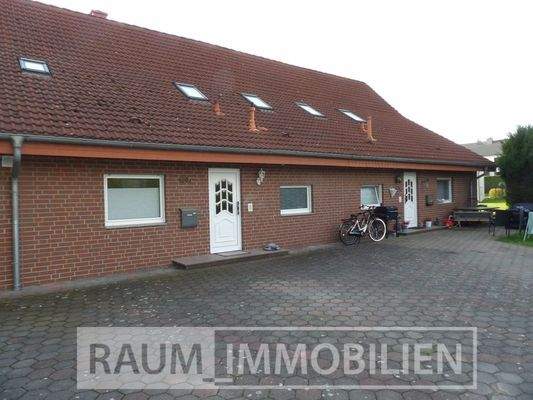 Gebäudeansicht Anbau mit Vorplatz