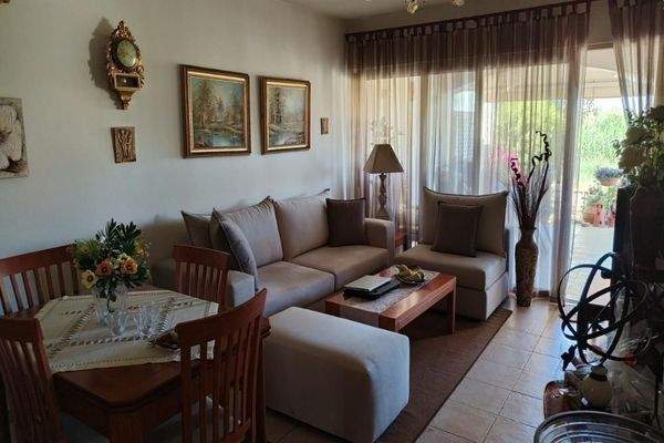 Kreta, Pirgos Psilonerou: Schönes Haus in toller Anlage in Strandlage zu verkaufen