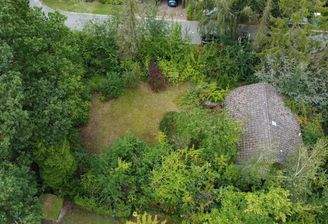 Außenansicht mit Garten