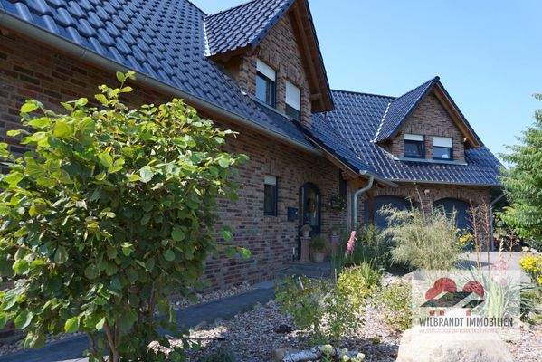 Eingangsseite nach Osten