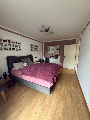 Schlafzimmer (2).JPG