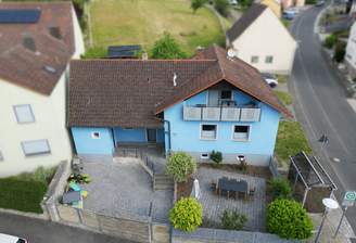 Drohnenaufnahme Front-, Terrassenansicht
