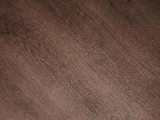 Schöner Vinylparkettboden