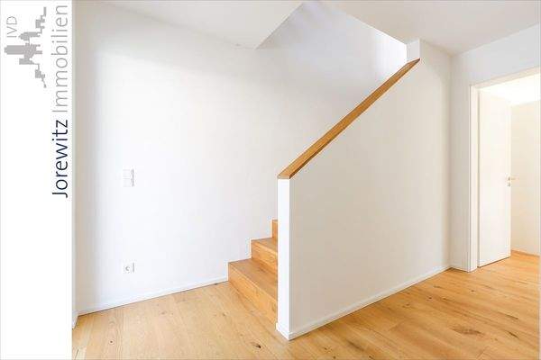 016 - Eingangsbereich