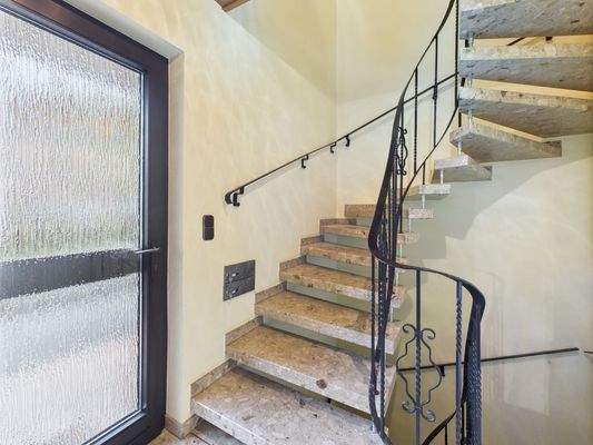 Treppenhaus zum Obergeschoss 