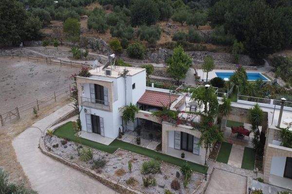 Kreta, Pemonia: Ruhiges und weitläufiges Anwesen zu verkaufen