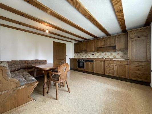 Küche mit gemütlichem Essplatz EG