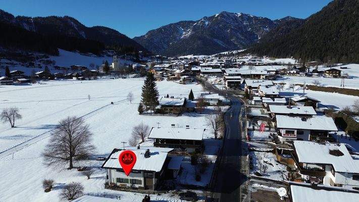 Lage Haus mit Blick auf Waidring Zentrum