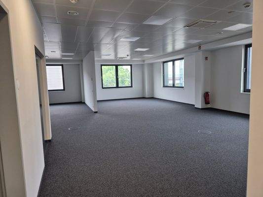 1. OG rechts - Büroansicht.jpg