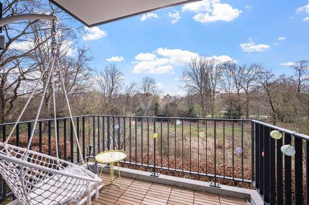 Blick vom Balkon in den Freidrichsberger Park