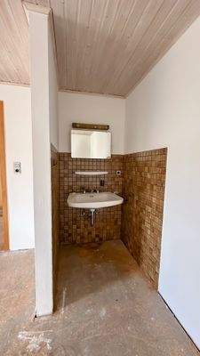 Zimmer 1 Ansicht Waschbereich