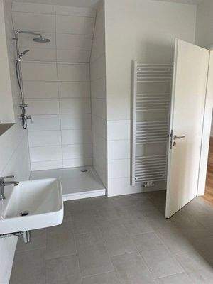 Whg. rechts Badezimmer 1.2 - Kopie.jpg