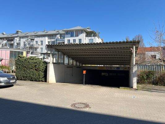 Tiefgarage Zufahrt