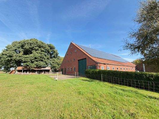 Scheune mit Photovoltaik