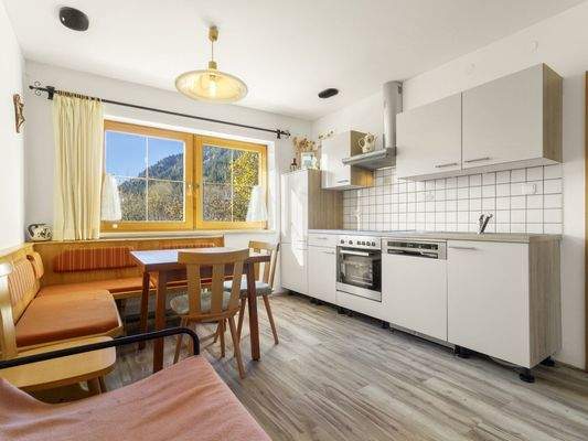 Schönes 260m² Mehrfamilienwohnhaus mit 4 Wohnungen am Weißensee mit Seeblick und Seenähe in TOPLAGE - auch Teilbar!