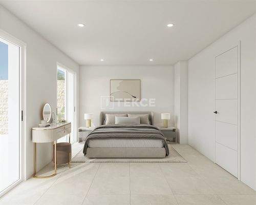 Homes with Private Pools and Gardens in Pilar de la Horadada