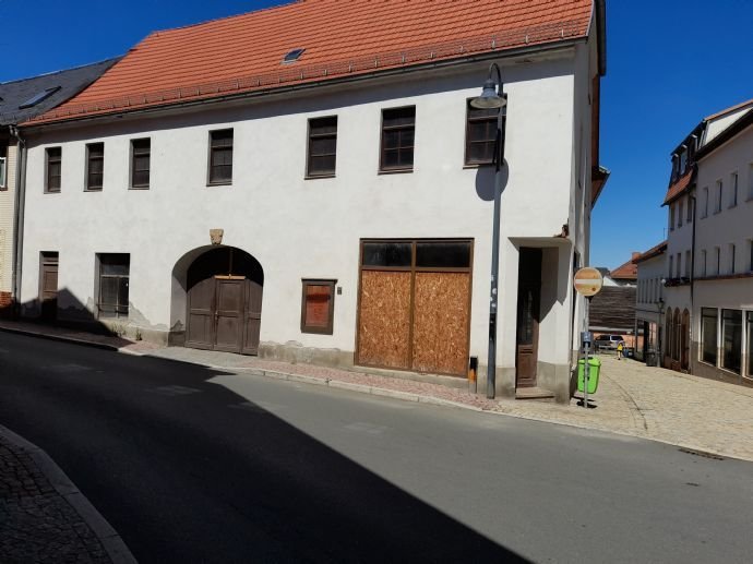 Sanierungsbedürftiges Mehrfamilienhaus, zehn Minuten von der Hochschulstadt Gera, zu verkaufen
