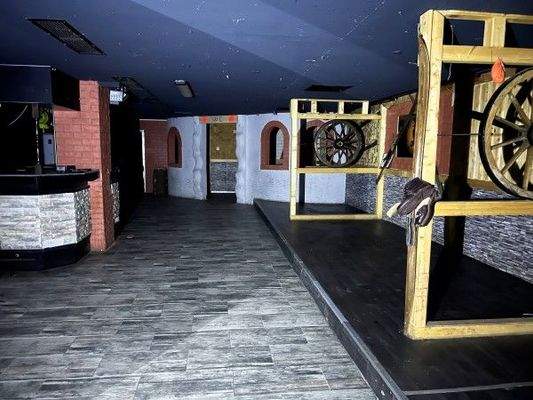 Sitzgelegenheiten mit Zuagang Toiletten