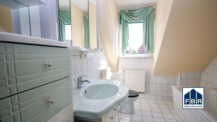 Vollbad im Dachgeschoss