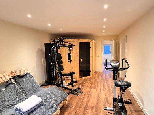 Sauna- und Fitnessraum