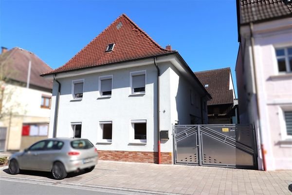 Ansicht von der Straße (Westen)