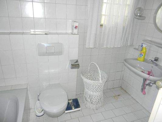 Badezimmer WC, Waschbecken