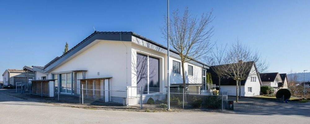 gepfelgter Aussenbereich und hohe Privatsphäre