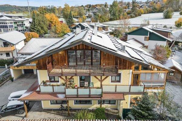 Blick auf das Wohnhaus mit der Dachgeschosswohnung