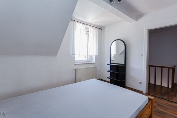 Schlafzimmer DG