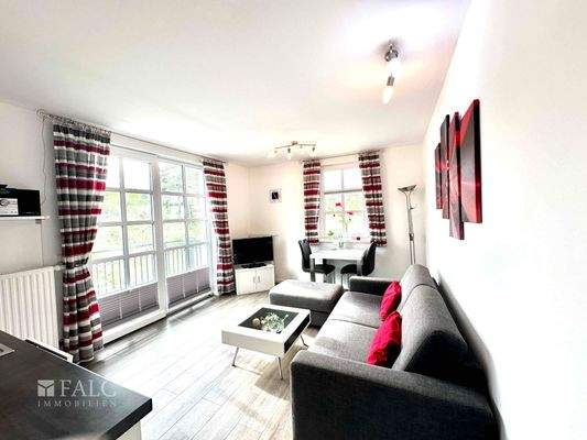 Wohnzimmer mit Blick auf die Terrasse