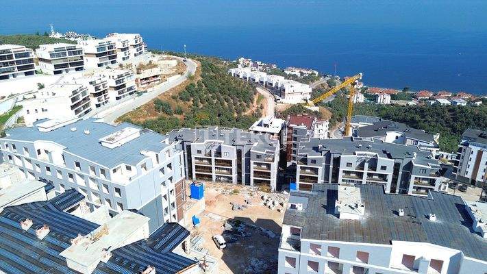 Luxury Apartments in a Complex Near the Beach in Bursa Mudanya