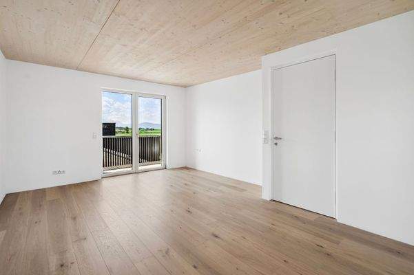 großzügiges Schlafzimmer