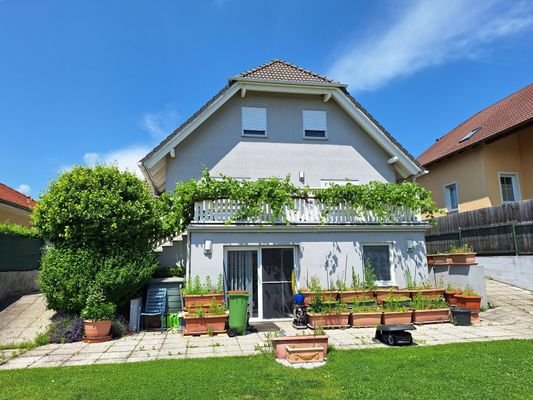 Wohnhaus Garten (1)