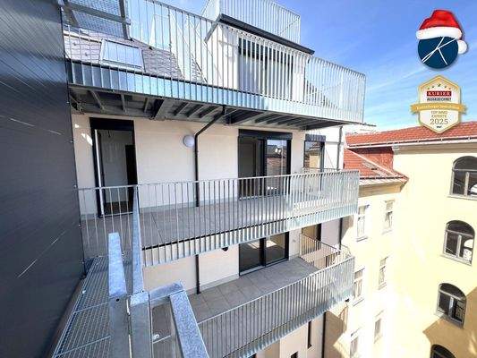 3 Balkone im Innenhof