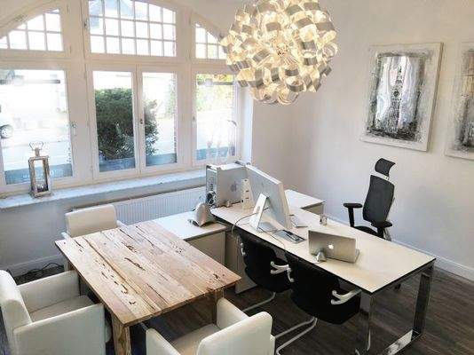 Büro 1 möbliert