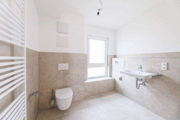 Fliesen und Sanitärausstattung.jpg