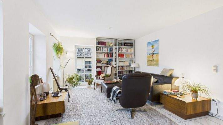 CAM04238G0-PR0051-STILL005