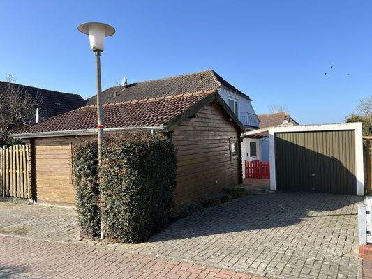 Blockhaus und Garage