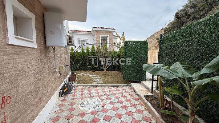New Villa with Garden and Pool in Kuşadası Near Daily Amenities