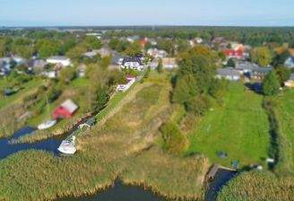 Luftbild mit Ostansicht der Immobilie